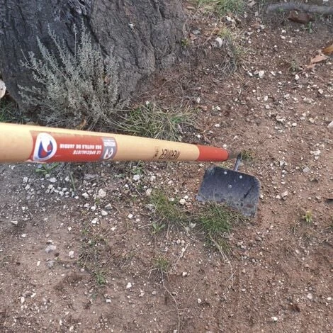 Binette Nanterre Acier - Avec Manche Bois 1,1 M - 14 4 Binette Nanterre Acier - Avec Manche Bois 1,1 M - 14 – Image 4