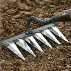 Râteau à Chaume En Métal Pour Jardinage, Désherbage - Râteau à Dents En Métal Robuste, Enlèvement De Chaume, Désherbage, Râteau De Surface, Roche, Gravier, Râteau Universel Pour Cultivateurs BF 5 Râteau à Chaume En Métal Pour Jardinage, Désherbage - Râteau à Dents En Métal Robuste, Enlèvement De Chaume, Désherbage, Râteau De Surface, Roche, Gravier, Râteau Universel Pour Cultivateurs BF -Terre Tendre Soldes Boutique 93310795 3